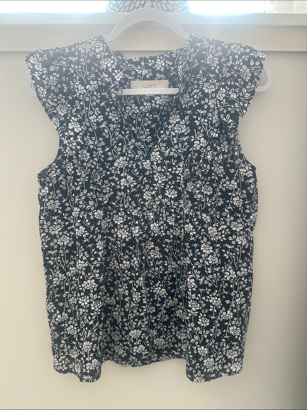 LOFT Black and White Floral Cap-Sleeve Blouse